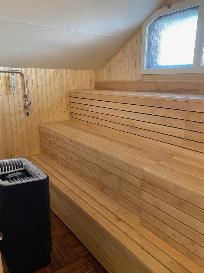 Kalvs Skolhus Exterior foto